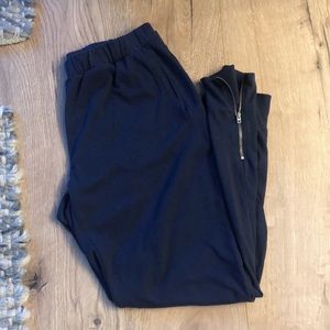 Banana Republic jogger style pant with pockets